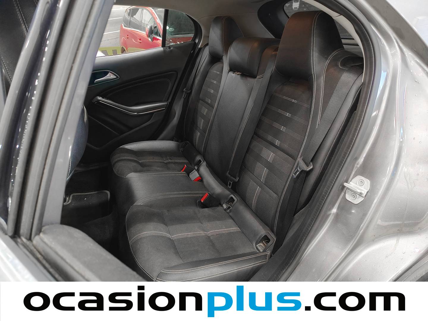Foto asientos traseros Mercedes GLA Mercedes GLA 180 (122 CV)