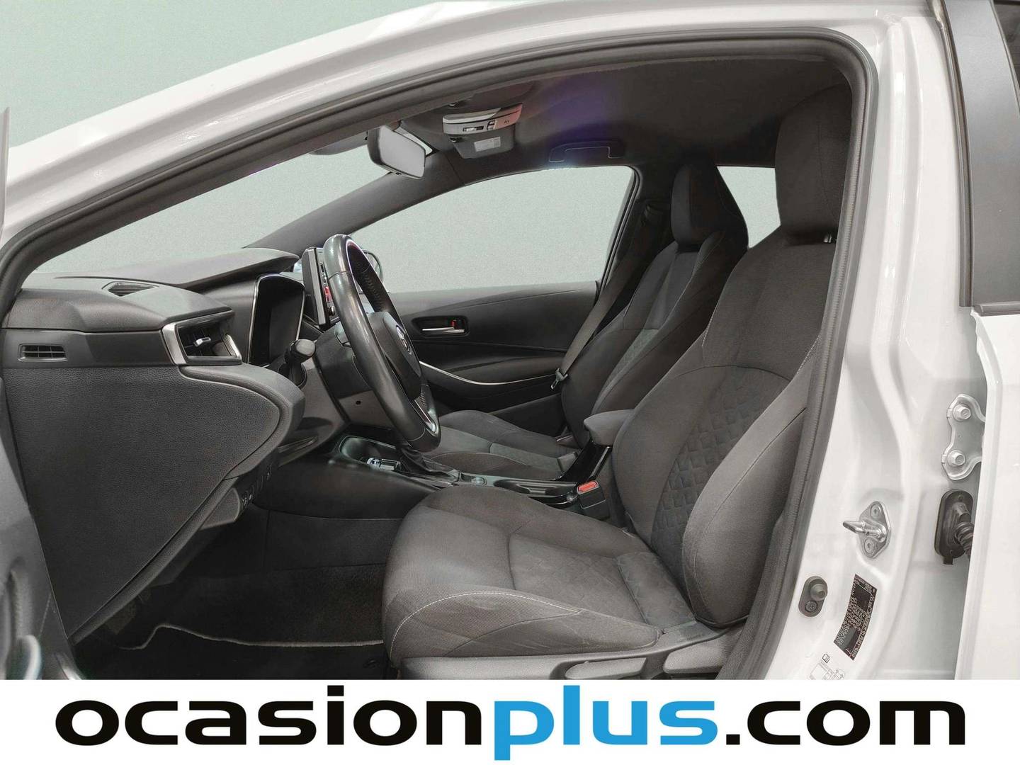 Foto asientos delanteros Toyota Corolla Toyota Corolla 140H Active Plus Touring Sport (140 CV)