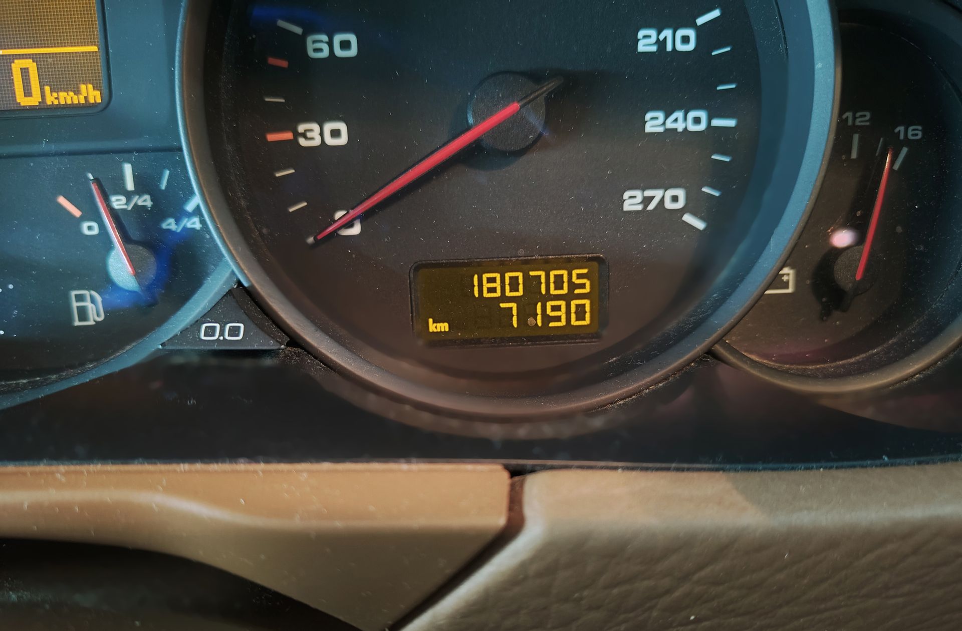 Porsche Cayenne - foto 11