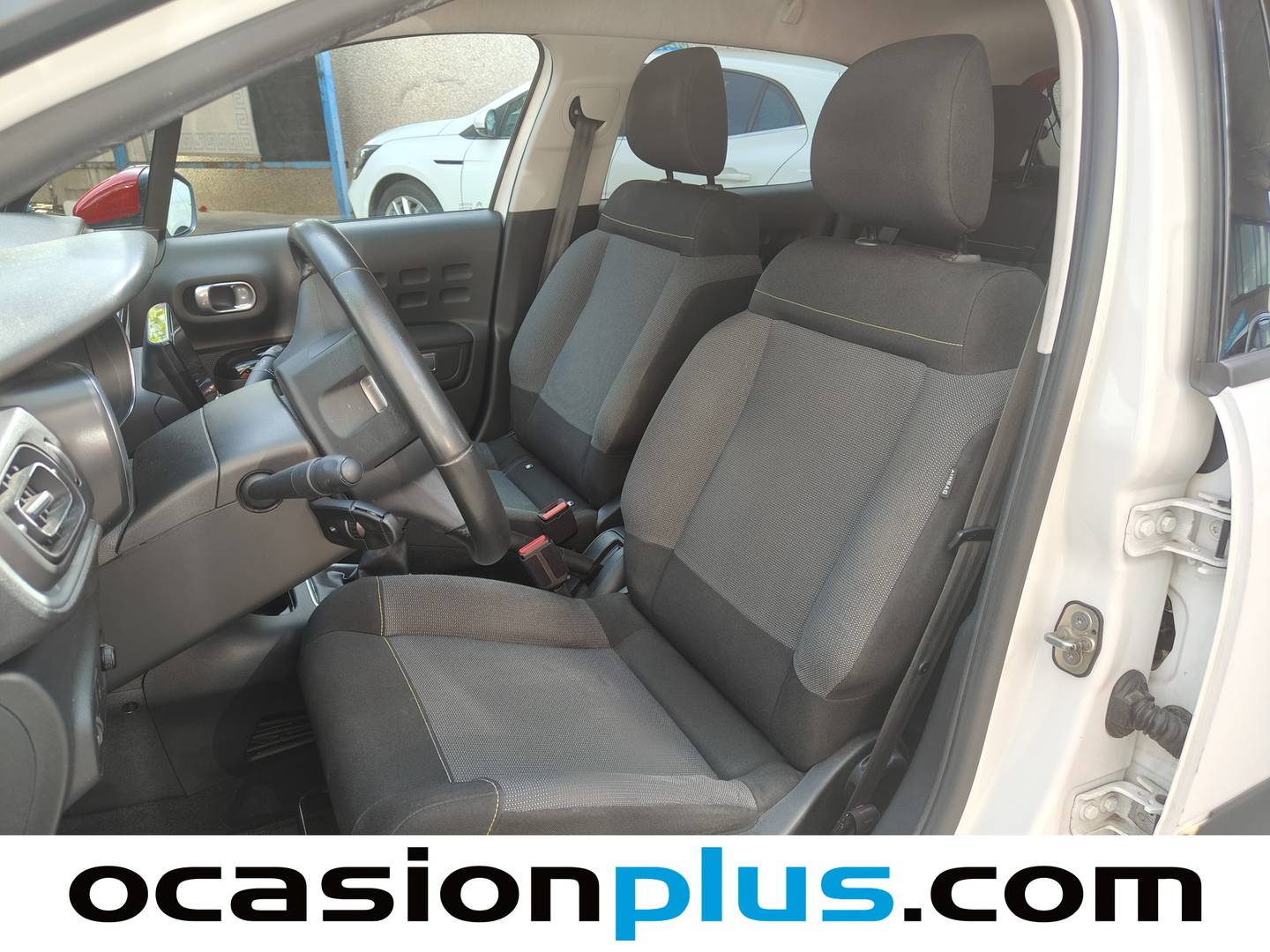 Foto asientos delanteros Citroën C3 Citroën C3 BlueHDi 100 S&S Shine (99 CV)