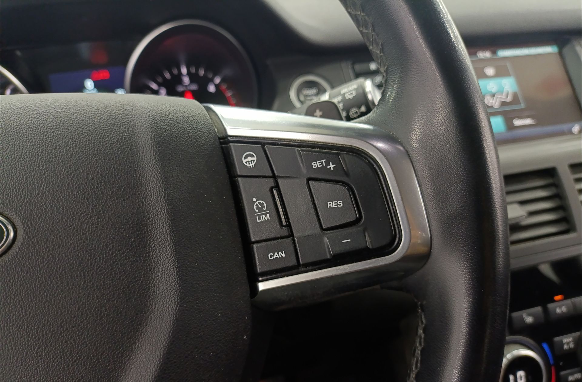 Land Rover Discovery Sport 2.0L TD4 SE 4x4 - foto 26