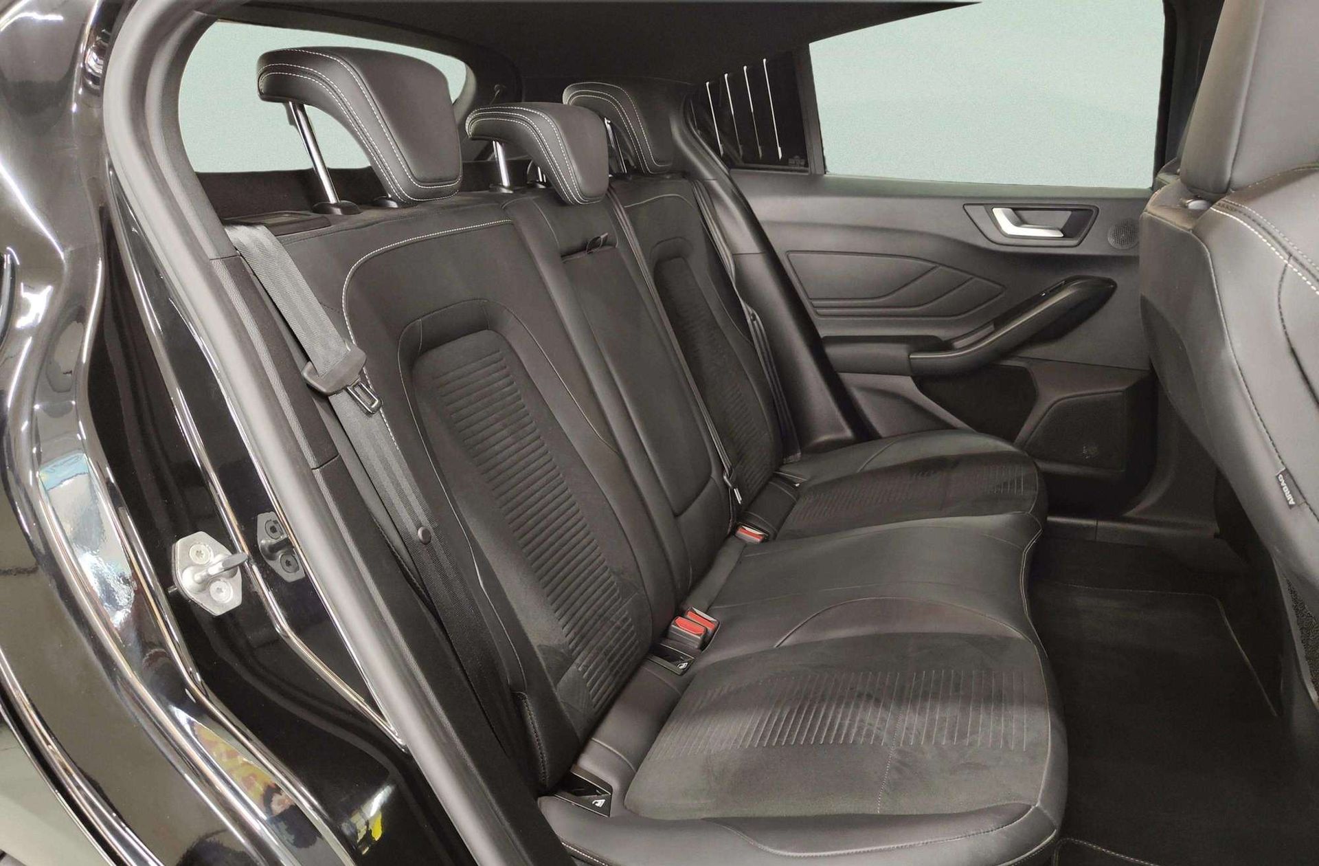 Ford Focus 2.3 EcoBoost ST 3 - foto 20