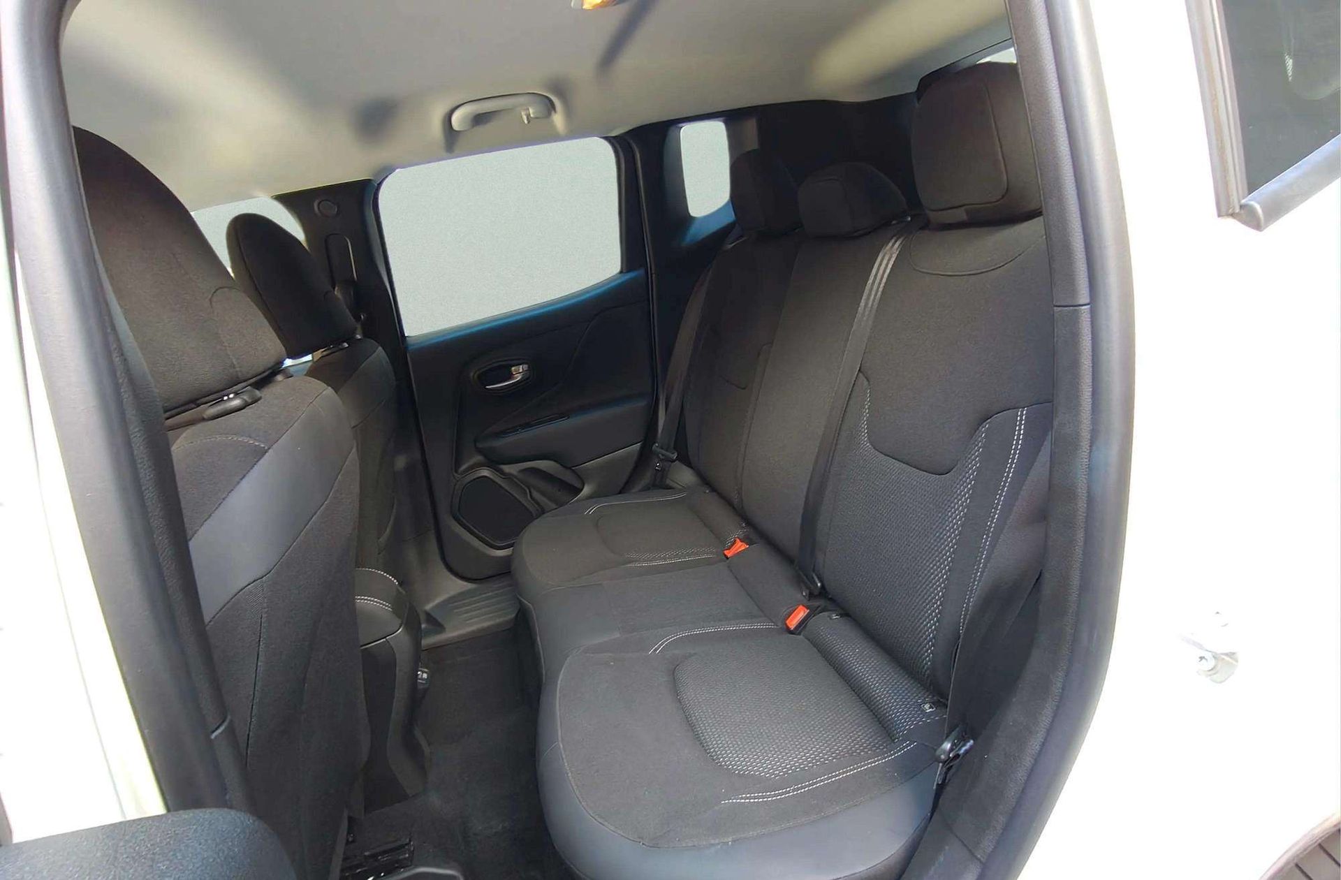 Jeep Renegade eHybrid 1.5 Limited ATX - foto 14