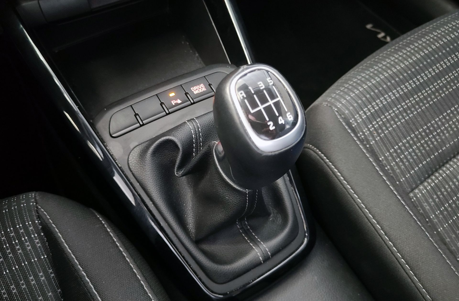 Kia Stonic 1.0 T-GDi MHEV Drive - foto 5