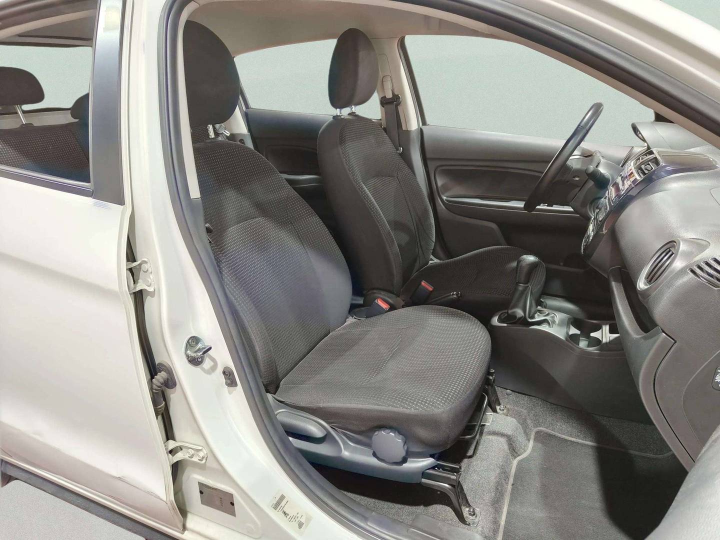 Foto Mitsubishi Space Star Mitsubishi Space Star 120 MPI Motion (80 CV)