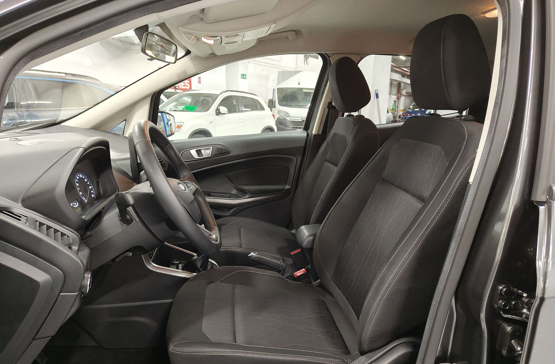 Ford EcoSport 1.0T EcoBoost Titanium - foto 11