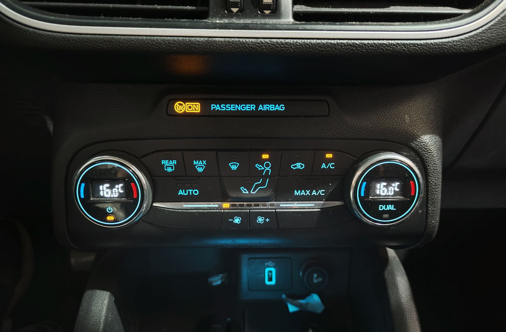 Ford Focus 1.0 EcoBoost Trend+ - foto 30