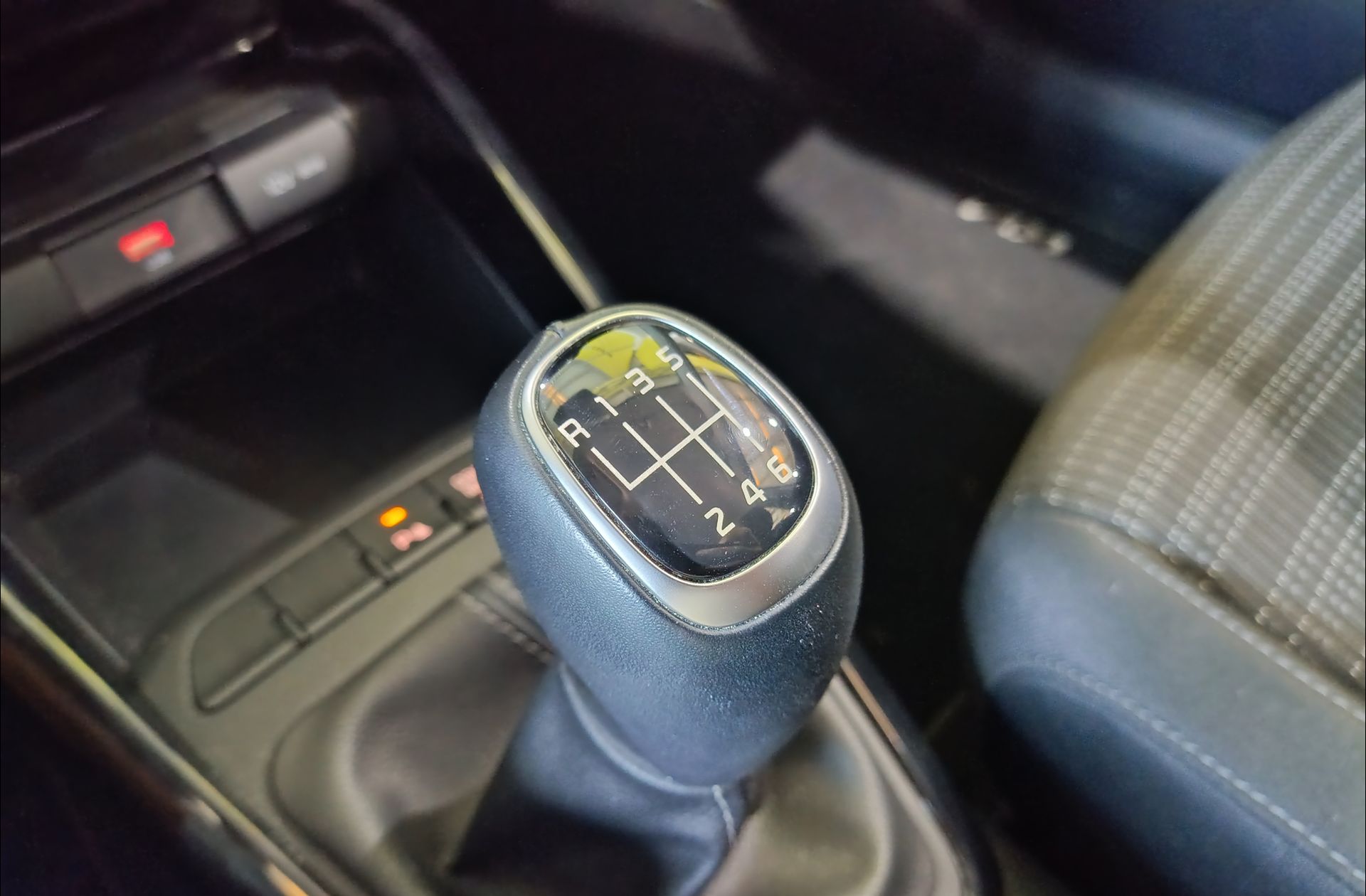 Kia Stonic 1.0 T-GDi MHEV Drive - foto 5