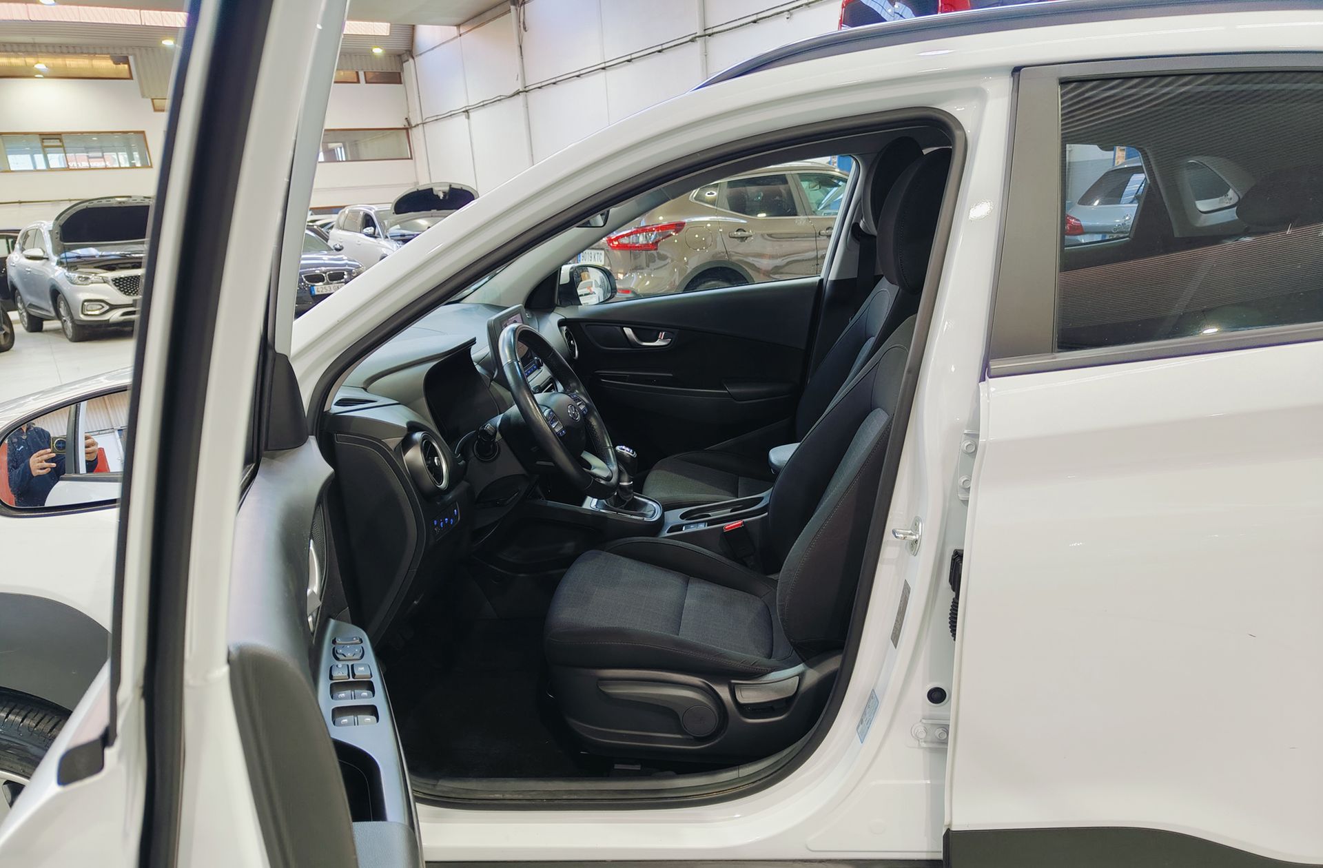 Hyundai Kona 1.0 T-GDi 48V Maxx 4x2 - foto 10