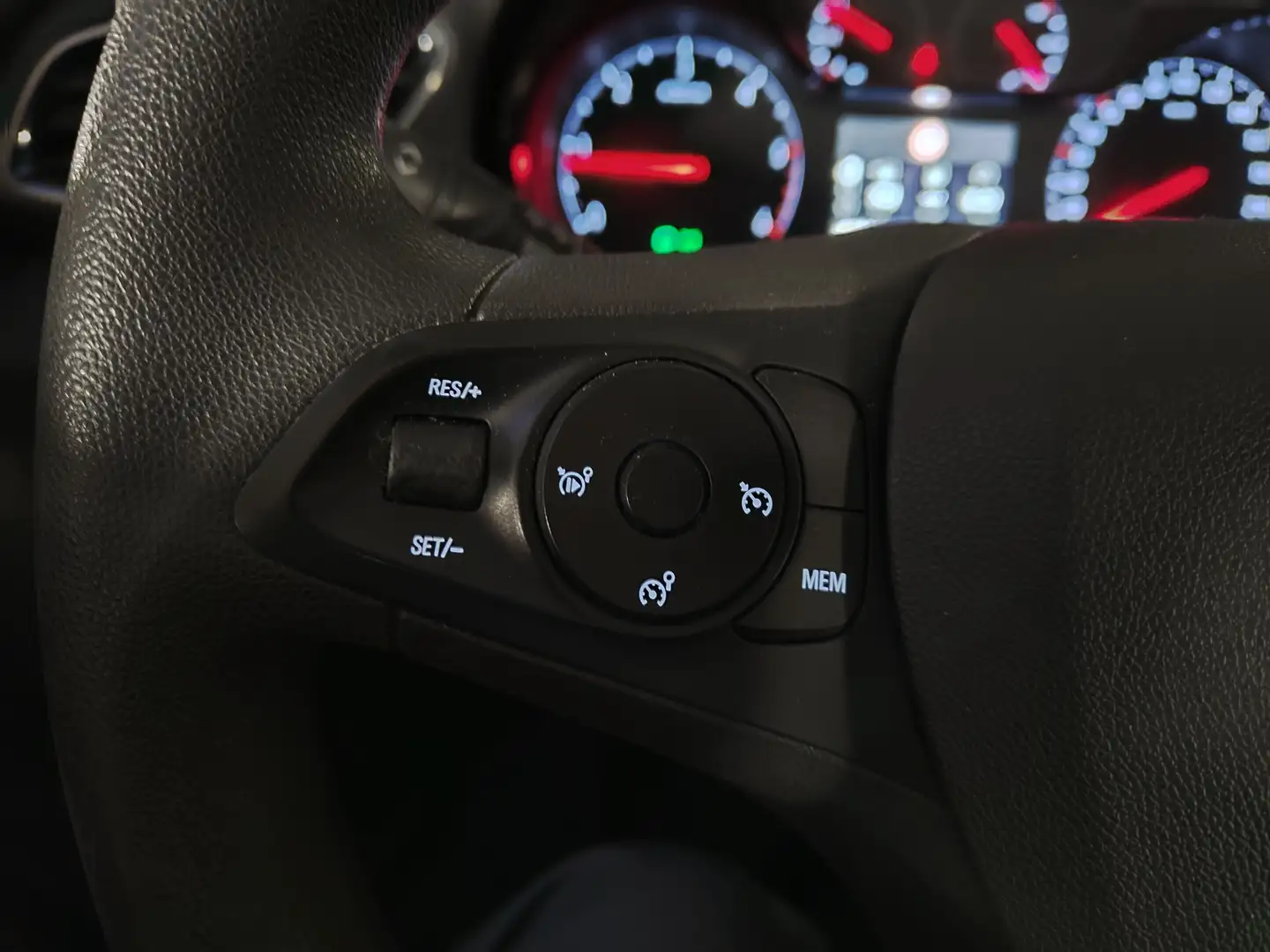 Foto Opel Grandland X Opel Grandland X 1.6 CDTi Selective (120 CV)