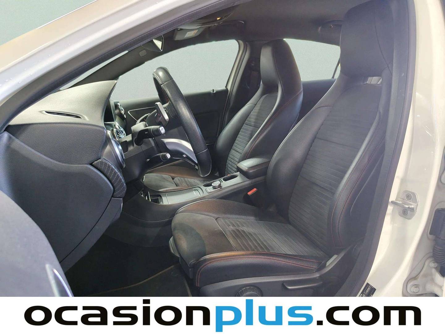 Foto asientos delanteros Mercedes Clase A Mercedes Clase A 200 d (136 CV) Pack AMG