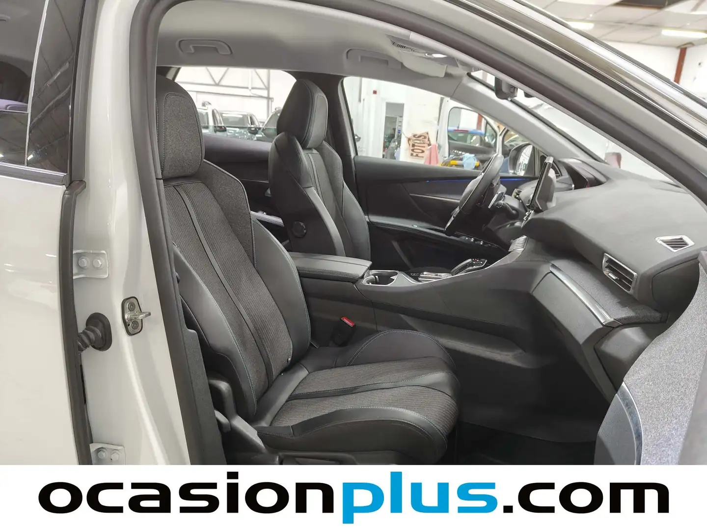 Foto Peugeot 3008 Hybrid Peugeot 3008 Hybrid 300 Allure Pack e-EAT8 (300 CV)