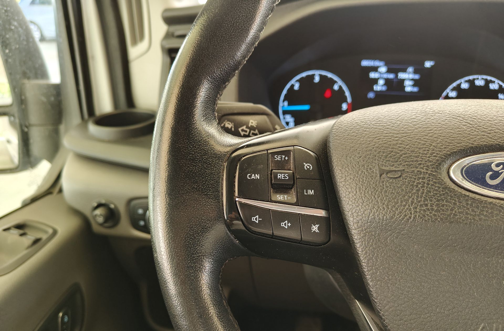 Ford Transit 350 L3H2 Trend - foto 21