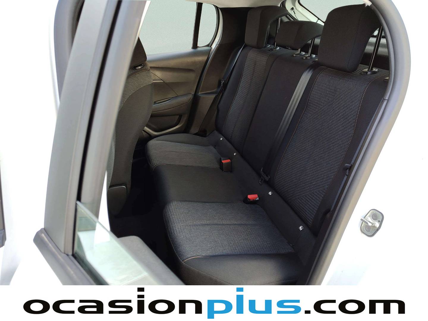 Foto asientos traseros Peugeot 208 Peugeot 208 Style Hybrid 100 eDCS6 (100 CV)