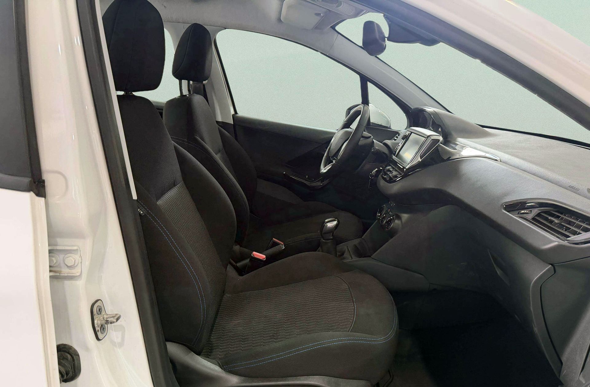 Peugeot 208 PureTech Signature - foto 15