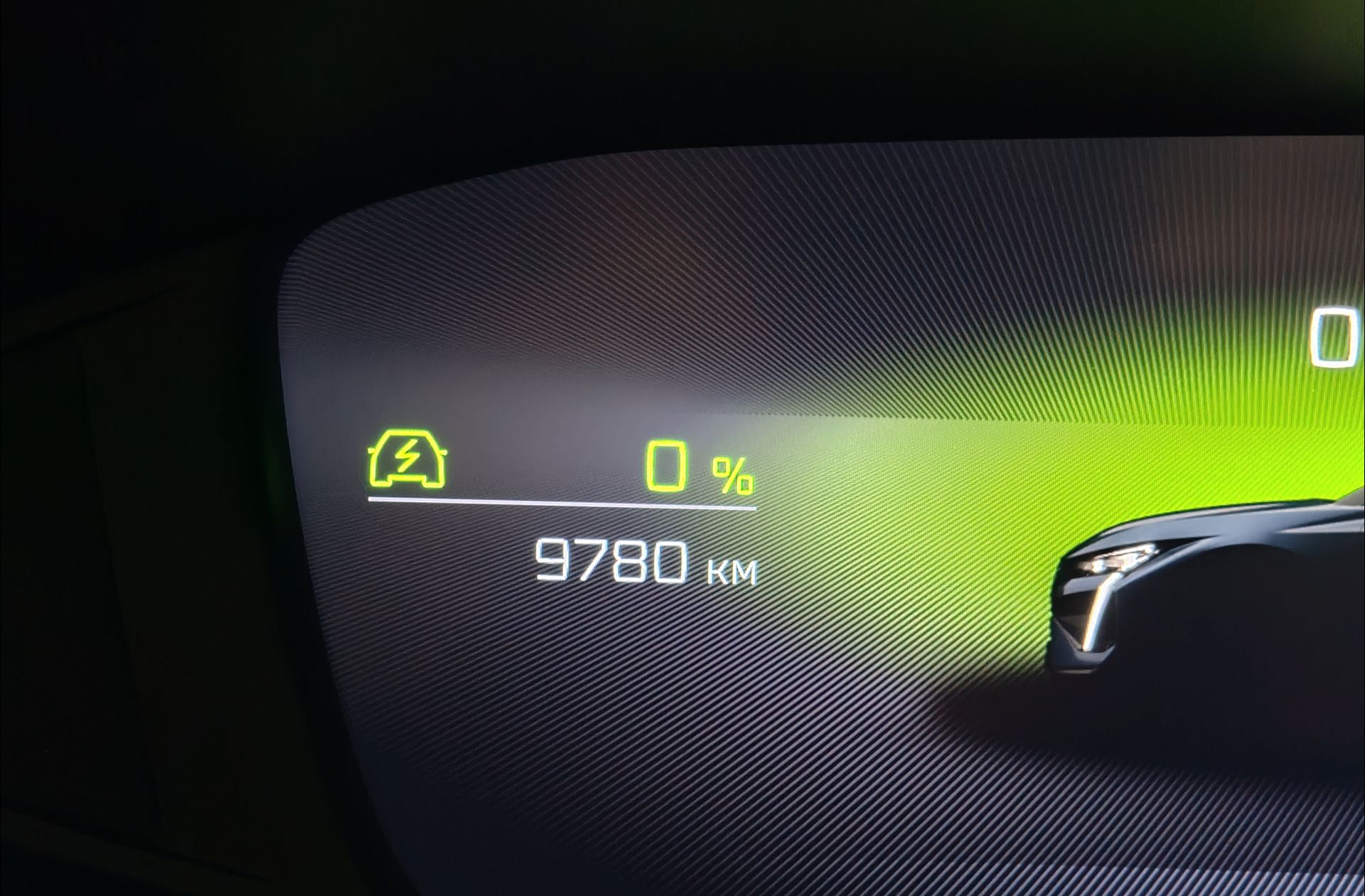 Peugeot 408 Allure Hybrid 145 eDCS6 - foto 11