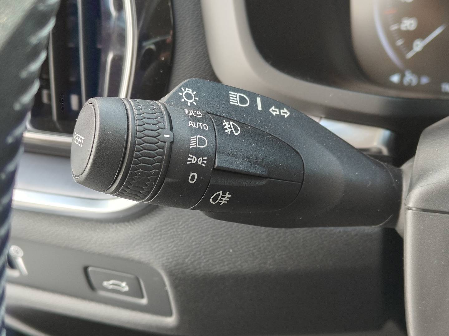 Foto Volvo V60 Volvo V60 D4 Momentum Auto (190 CV)