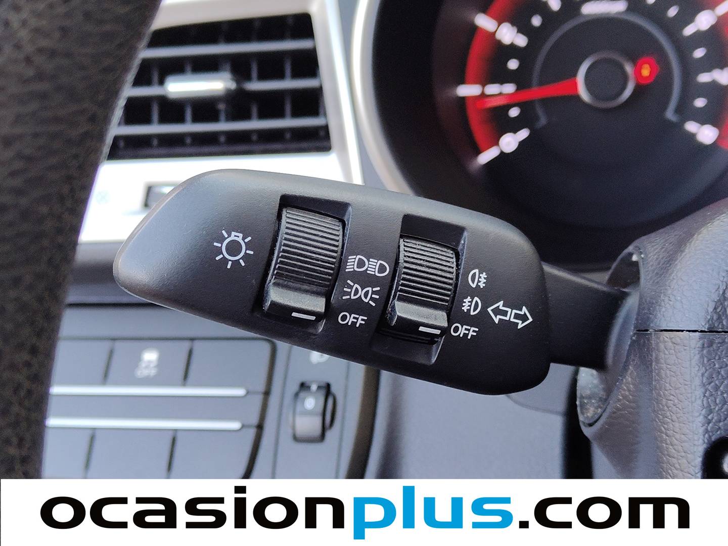 Extras y acabados del SsangYong Tivoli SsangYong Tivoli G16 Premium 4x2 (128 CV)