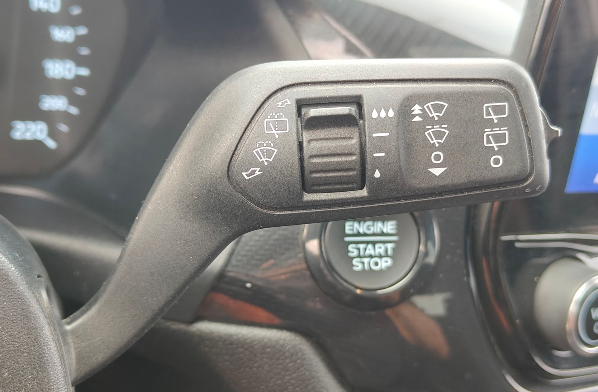 Ford Fiesta 1.0 EcoBoost MHEV ST-Line - foto 34