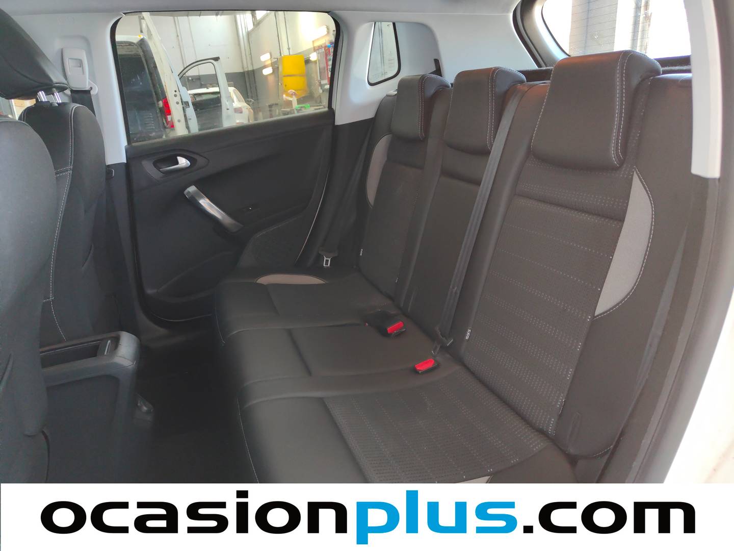 Foto asientos traseros Peugeot 2008 Peugeot 2008 BlueHDI 120 Allure  (120 CV)
