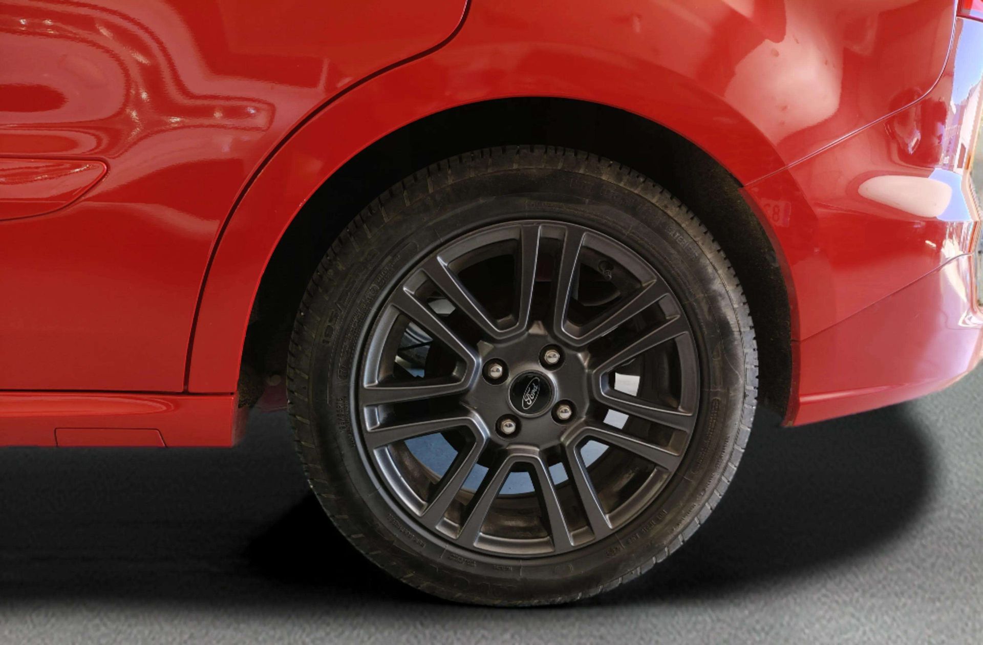Ford Tourneo Courier 1.0 EcoBoost Sport - foto 32