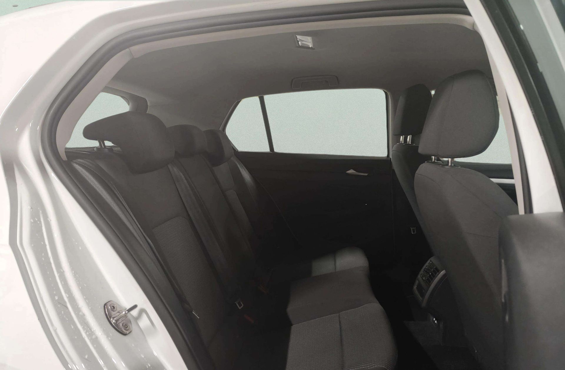 Volkswagen Golf 2.0 TDI - foto 13