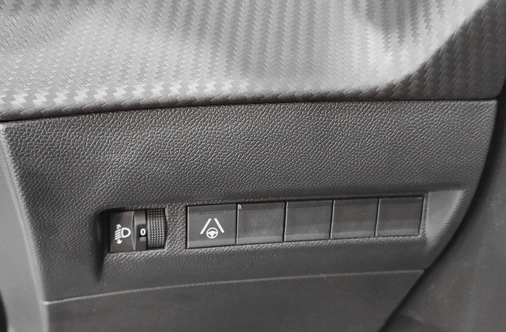 Peugeot 2008 Allure Hybrid eDCS6 - foto 25