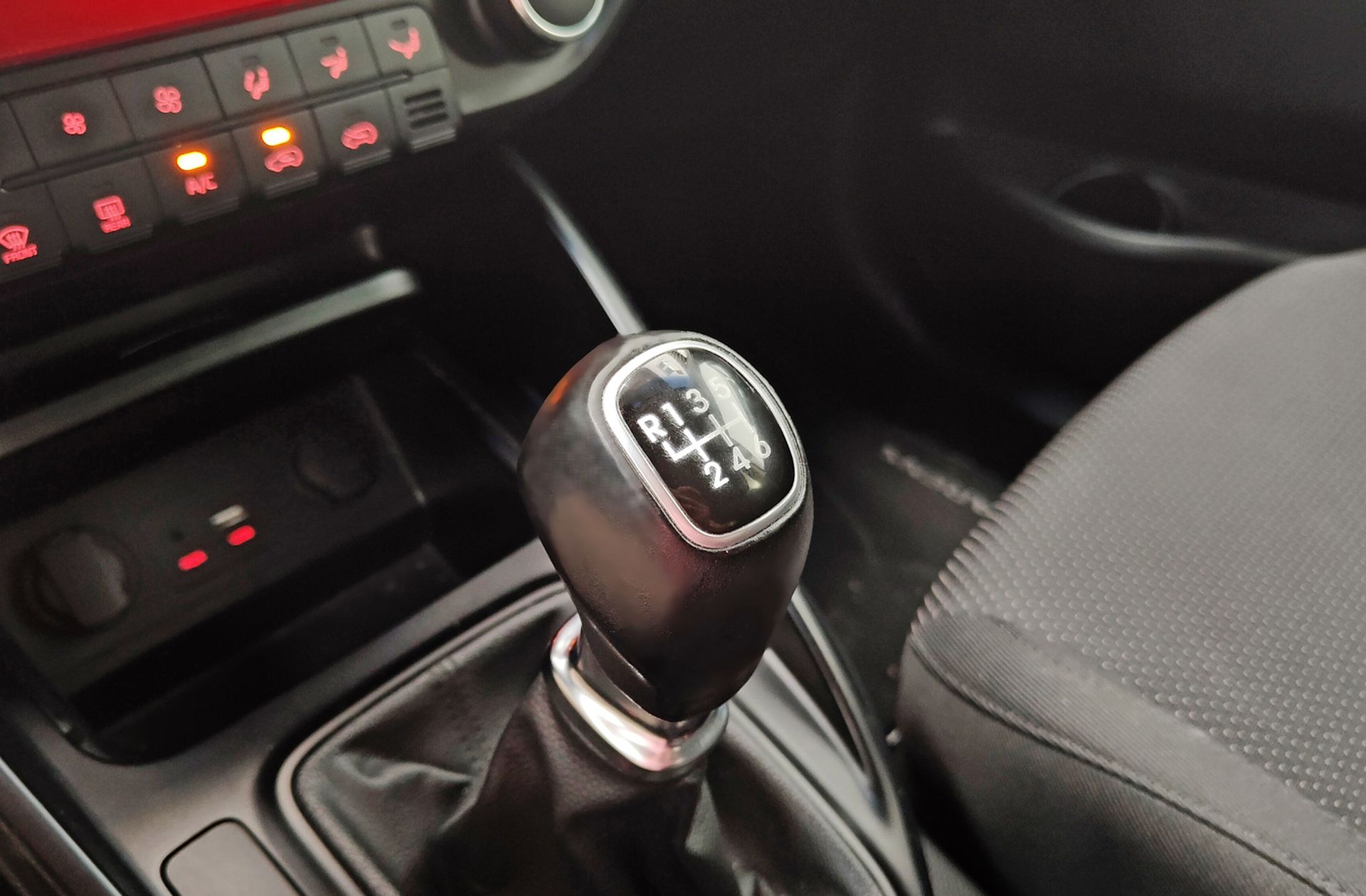 Kia Carens 1.6 GDi Uefa Euro 2016 Eco-Dynamics - foto 5