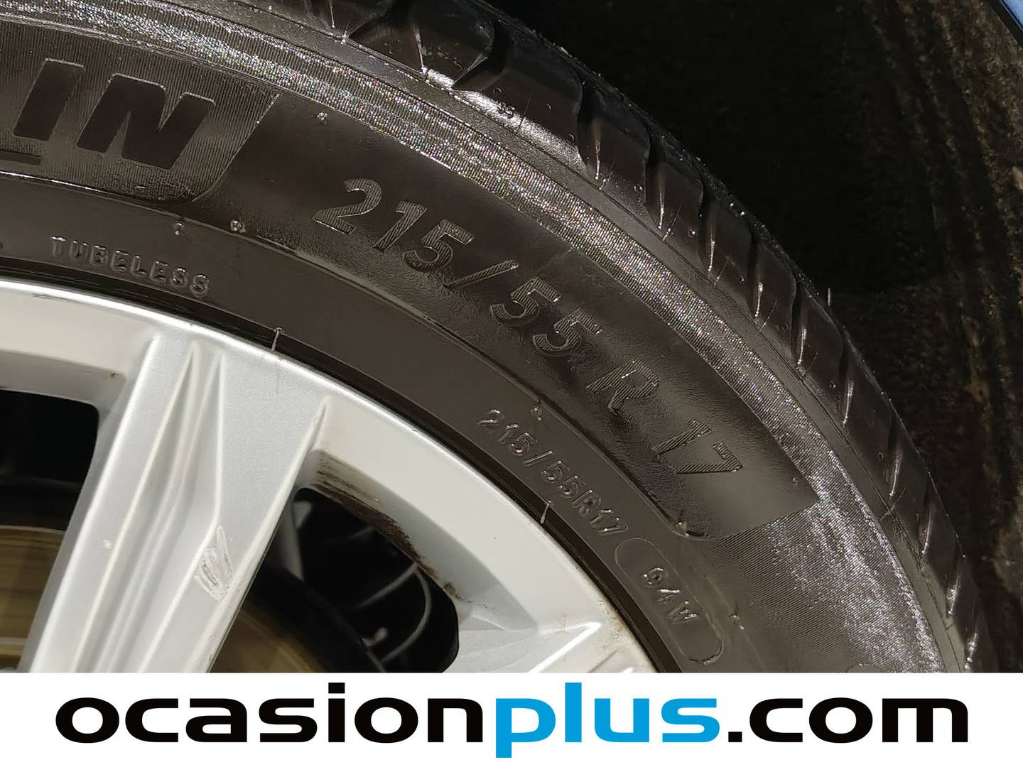 Foto Volkswagen Touran Volkswagen Touran Sport 2.0 TDI BMT (150 CV)