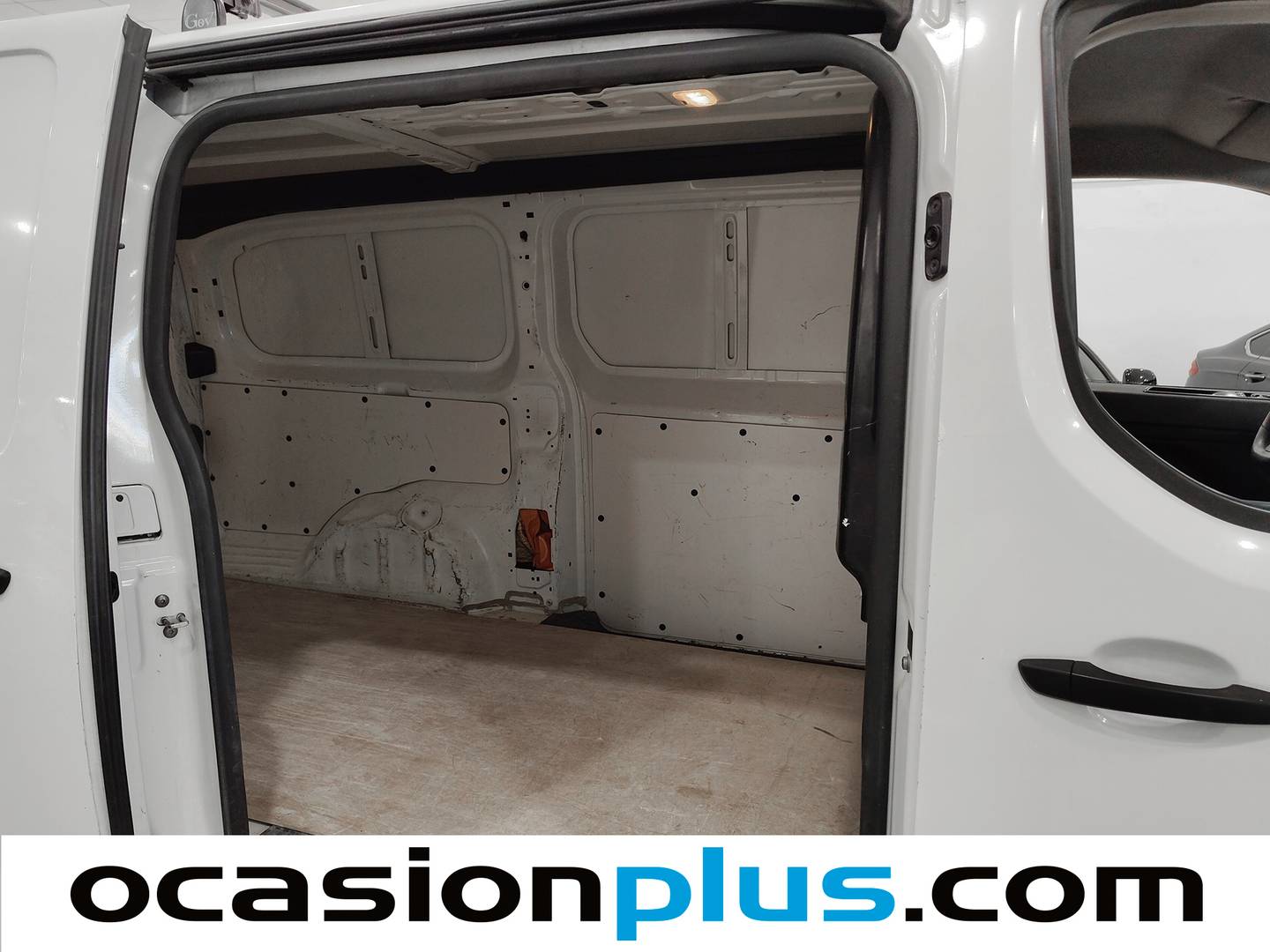 Foto asientos delanteros Peugeot Expert Peugeot Expert Furgon BlueHDi 95 S&S Premium Long (95 CV)