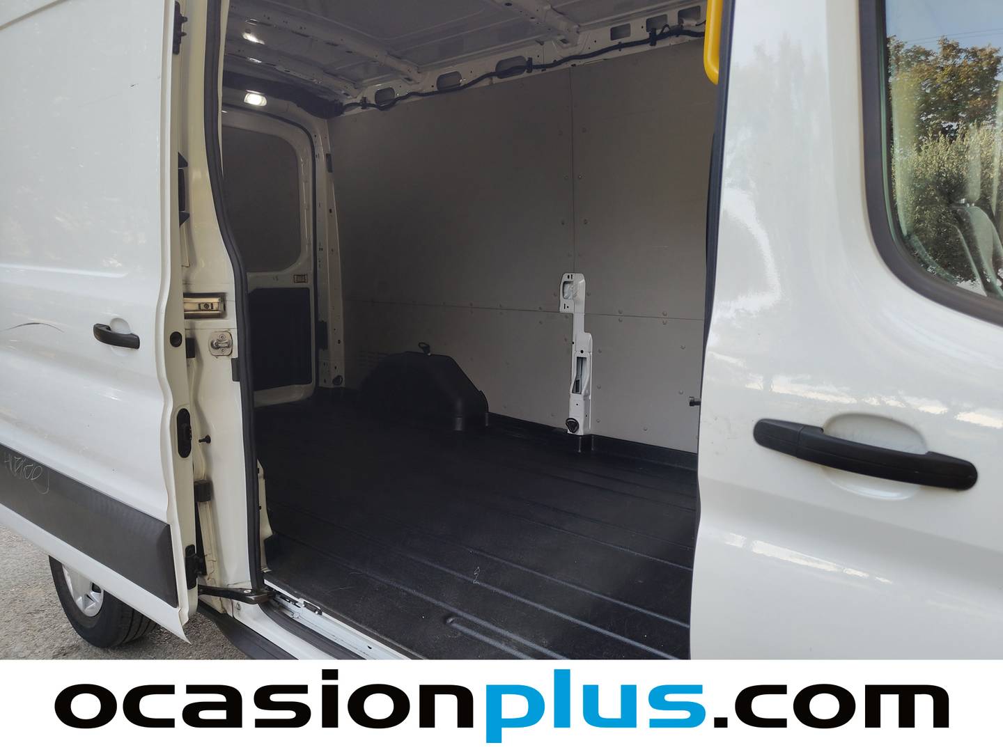 Fotos maletero Ford Transit Ford Transit Furgon 350 MHEV L3H2 Trend Delantera (130 CV)