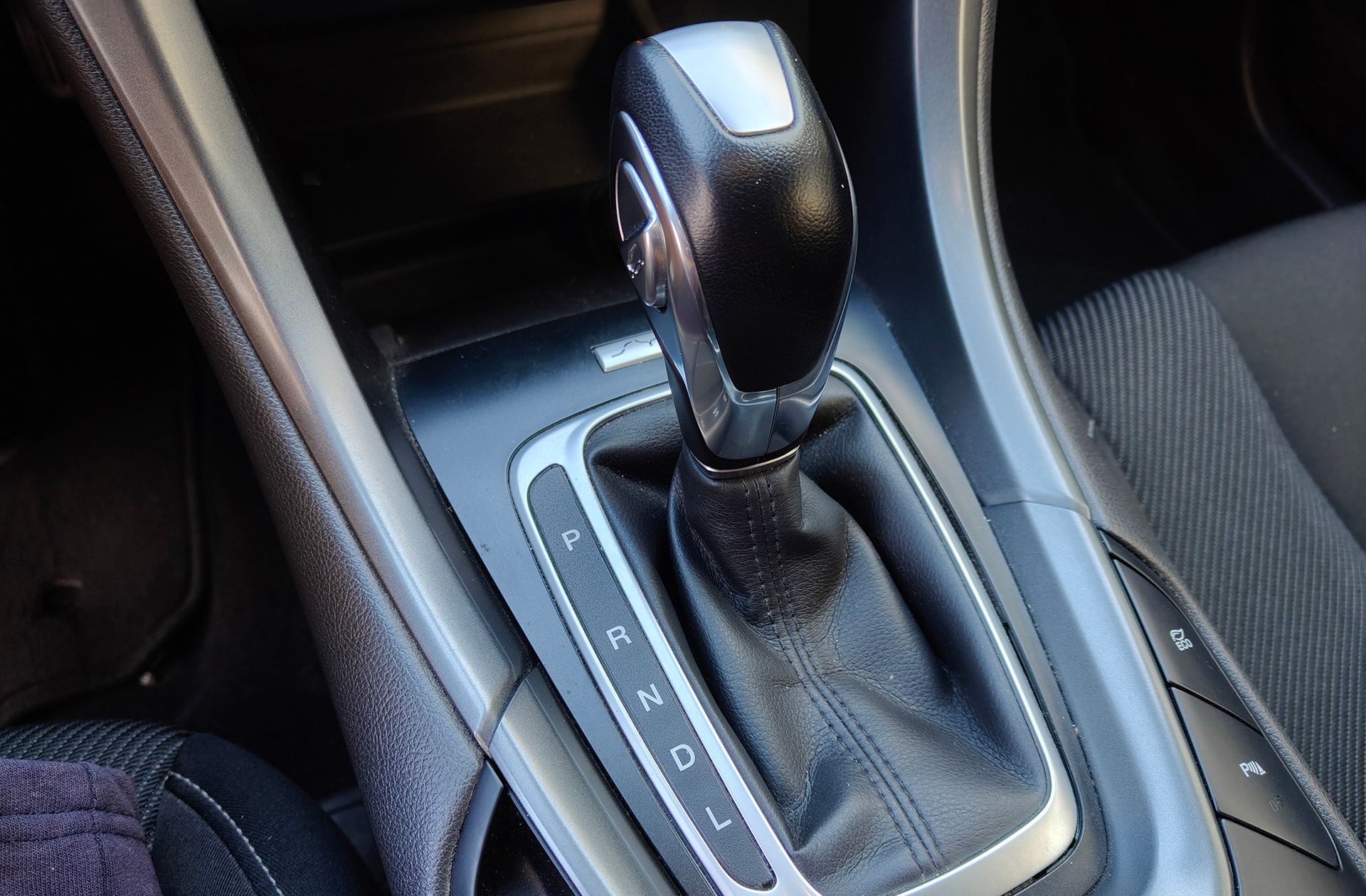 Ford Mondeo 2.0 Híbrido HEV Sedan Titanium - foto 5
