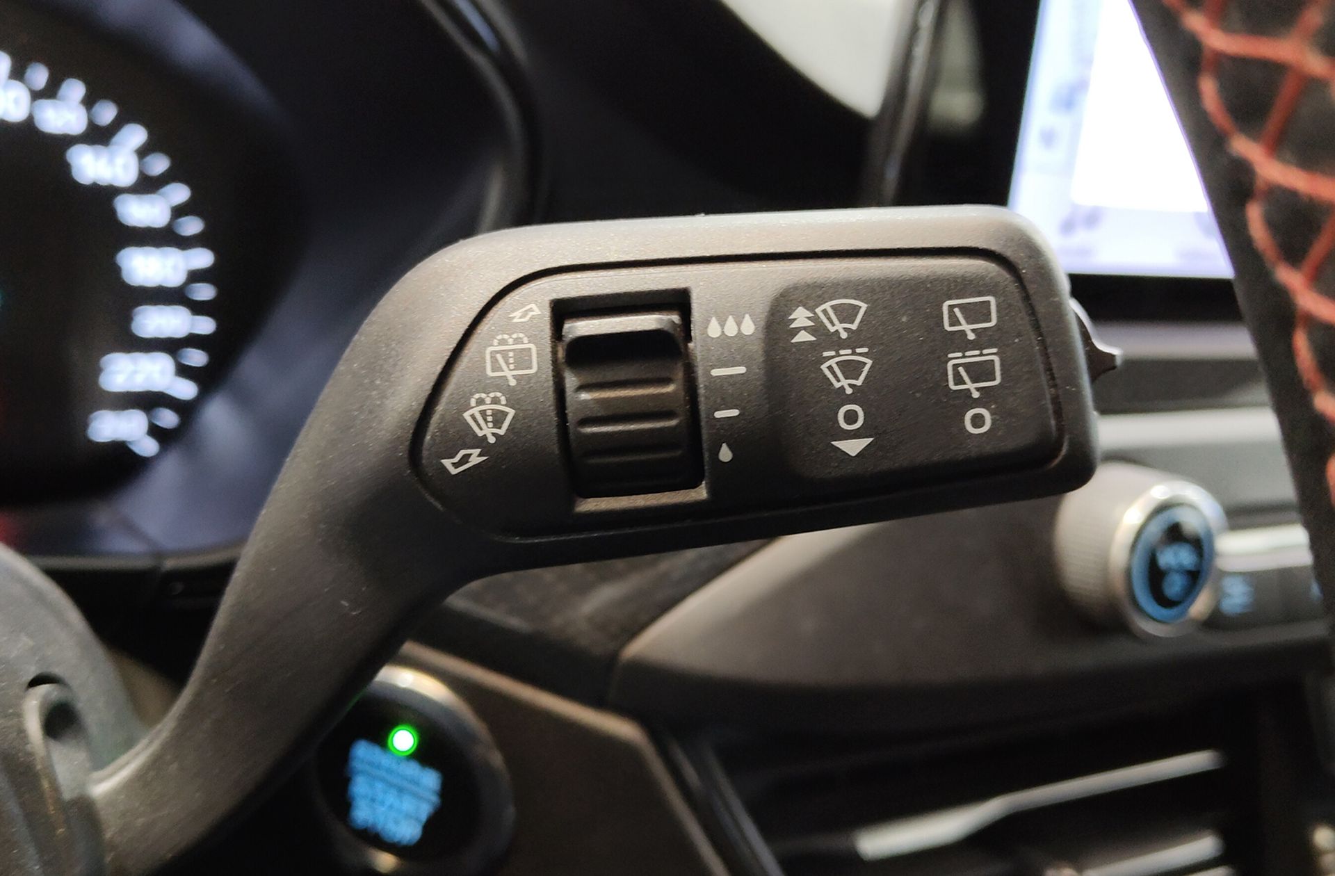Ford Focus SportBreak 1.0 EcoBoost ST-Line - foto 28
