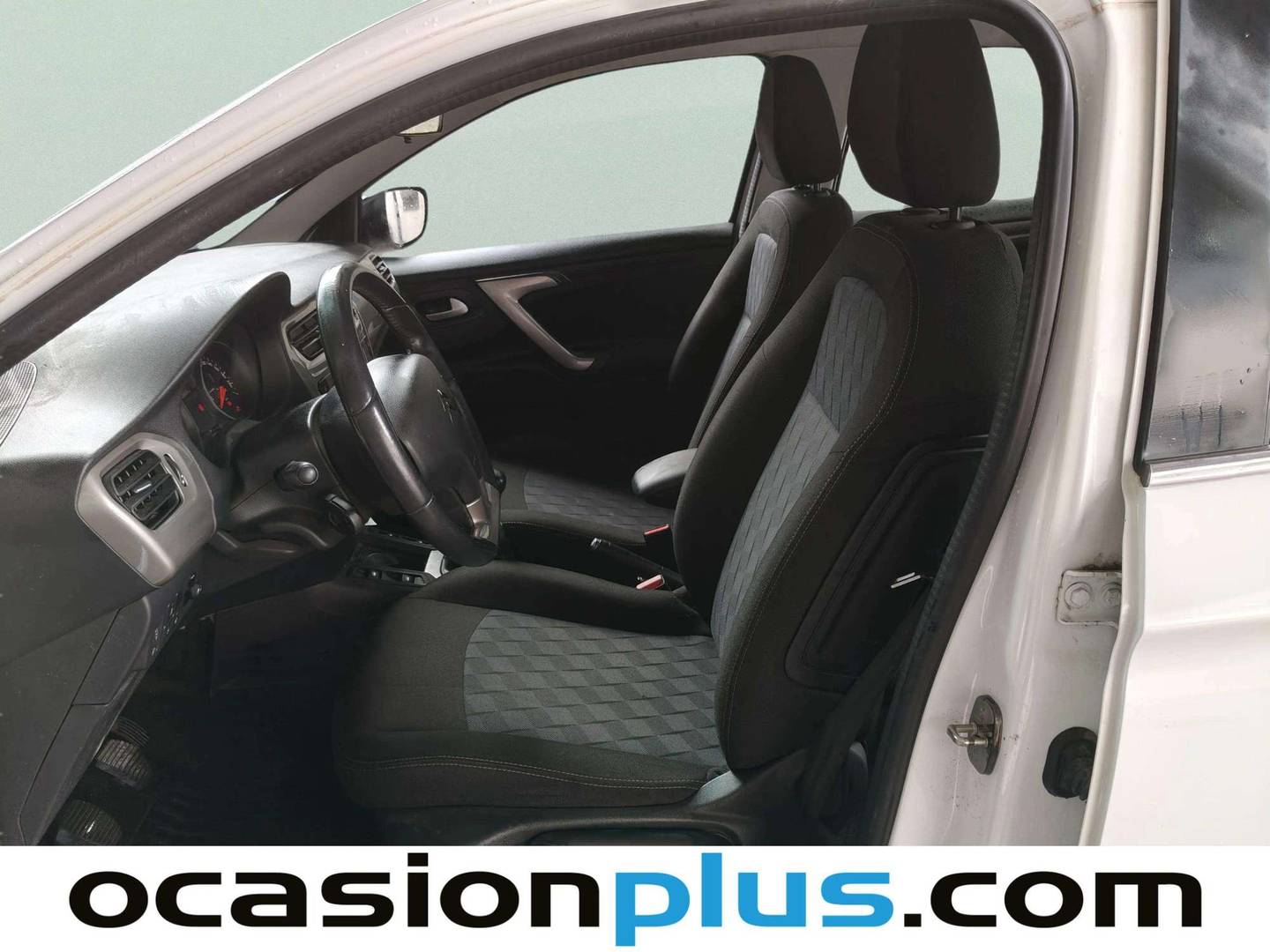 Foto asientos delanteros Citroën C-Elysée Citroen C-Elysee BlueHDi 100 Shine (102 CV)