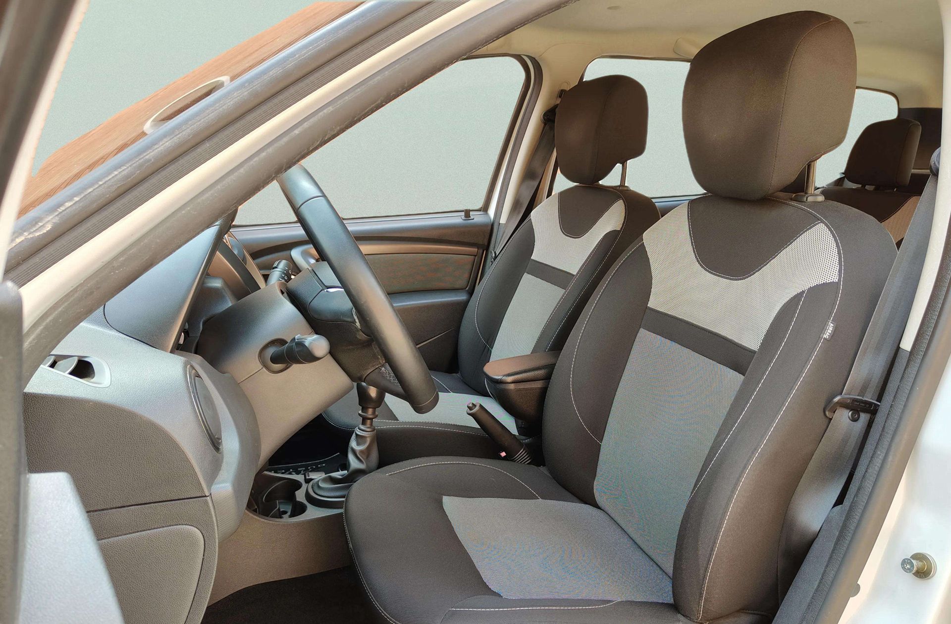 Dacia Duster Laureate TCe 4x2 - foto 7