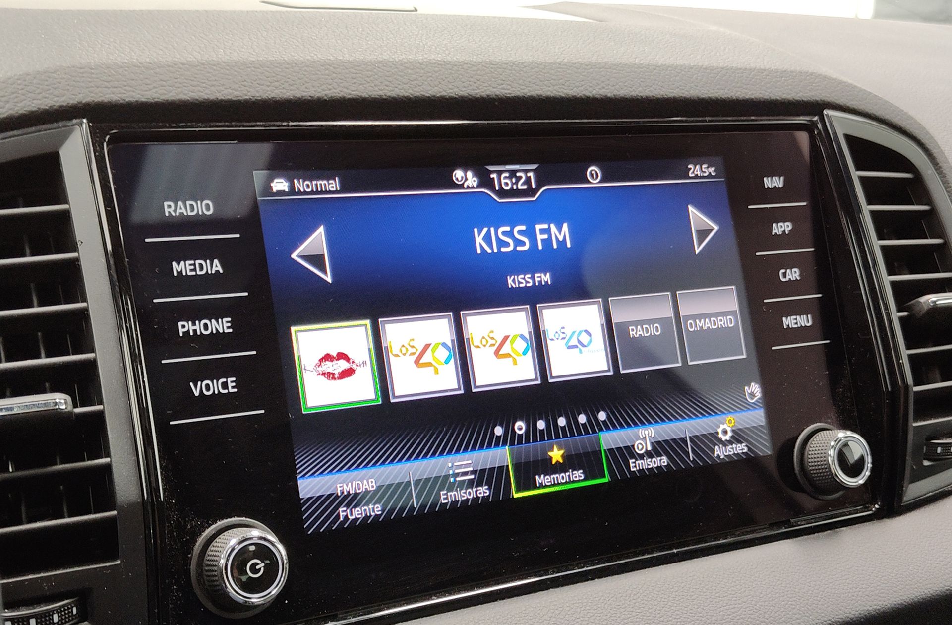 Škoda Karoq 1.5 TSI ACT Sportline DSG - foto 43