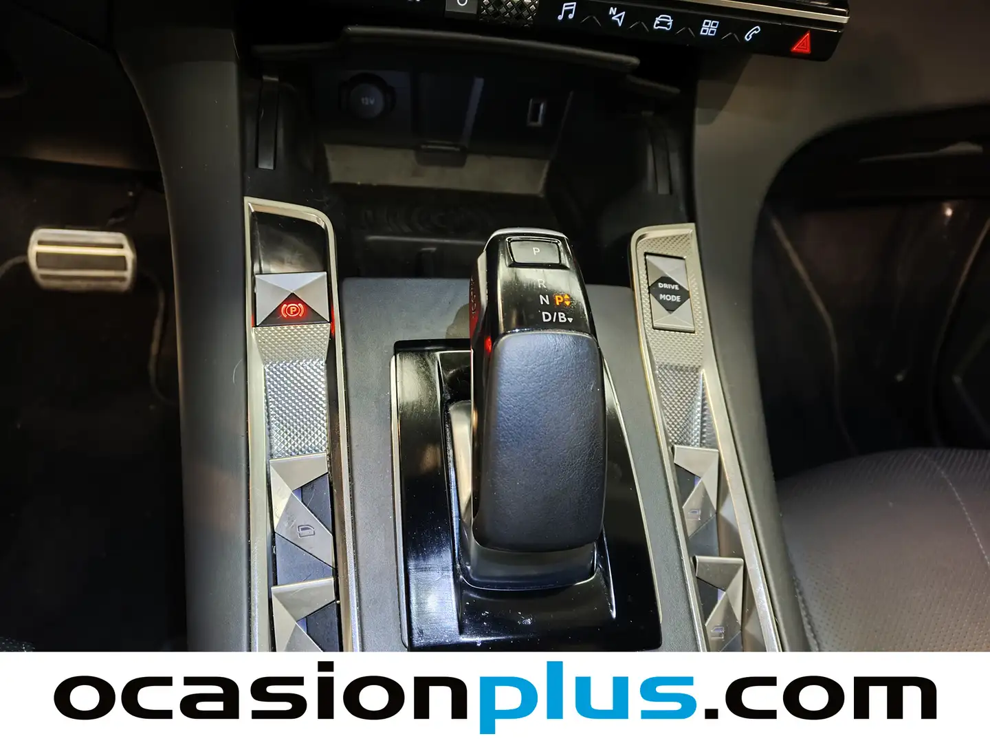 Foto DS DS 7 Crossback DS DS7 Crossback E-Tense 300 Louvre 4WD Auto (300 CV)