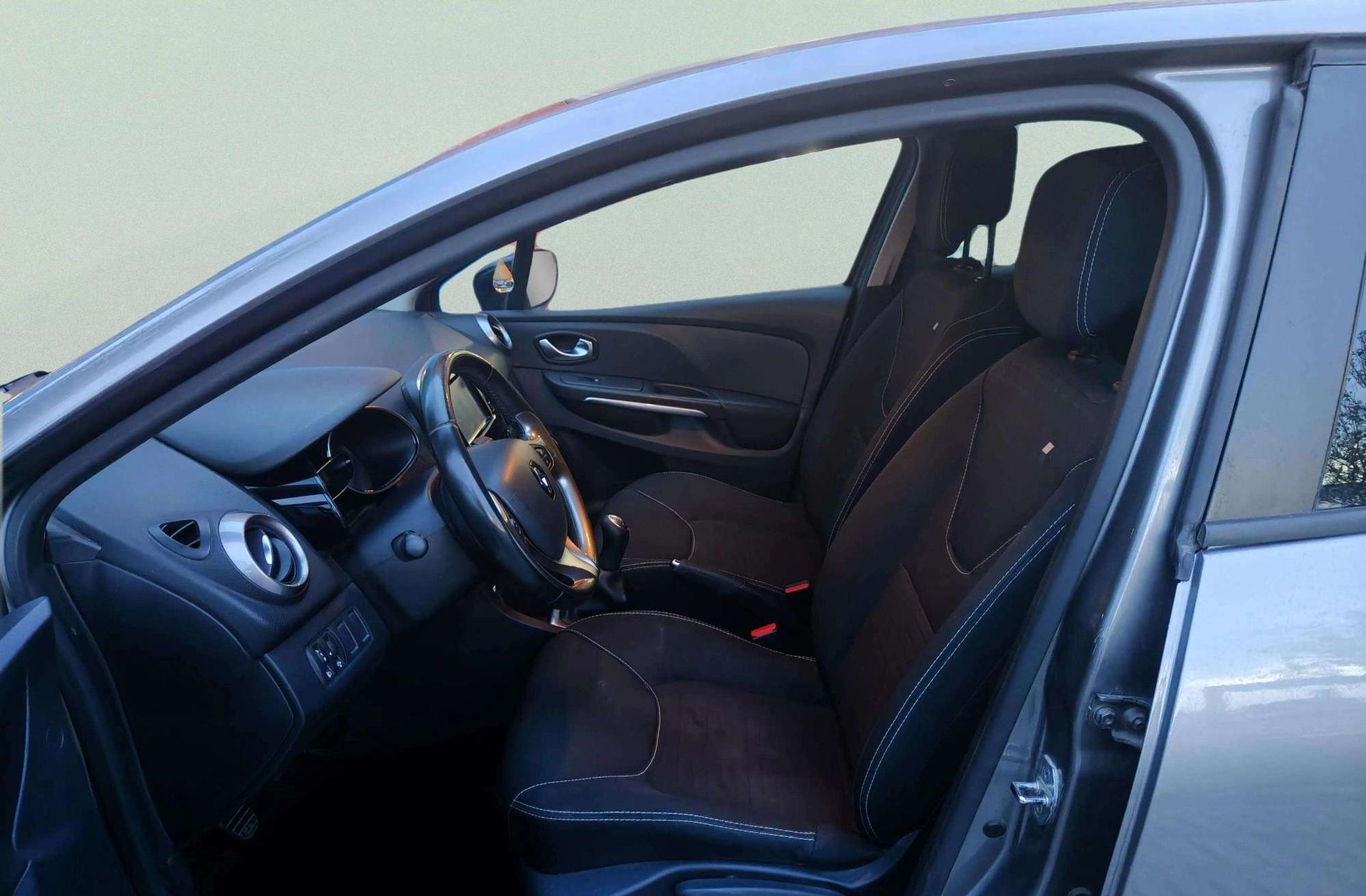 Renault Clio Limited 1.2 - foto 9