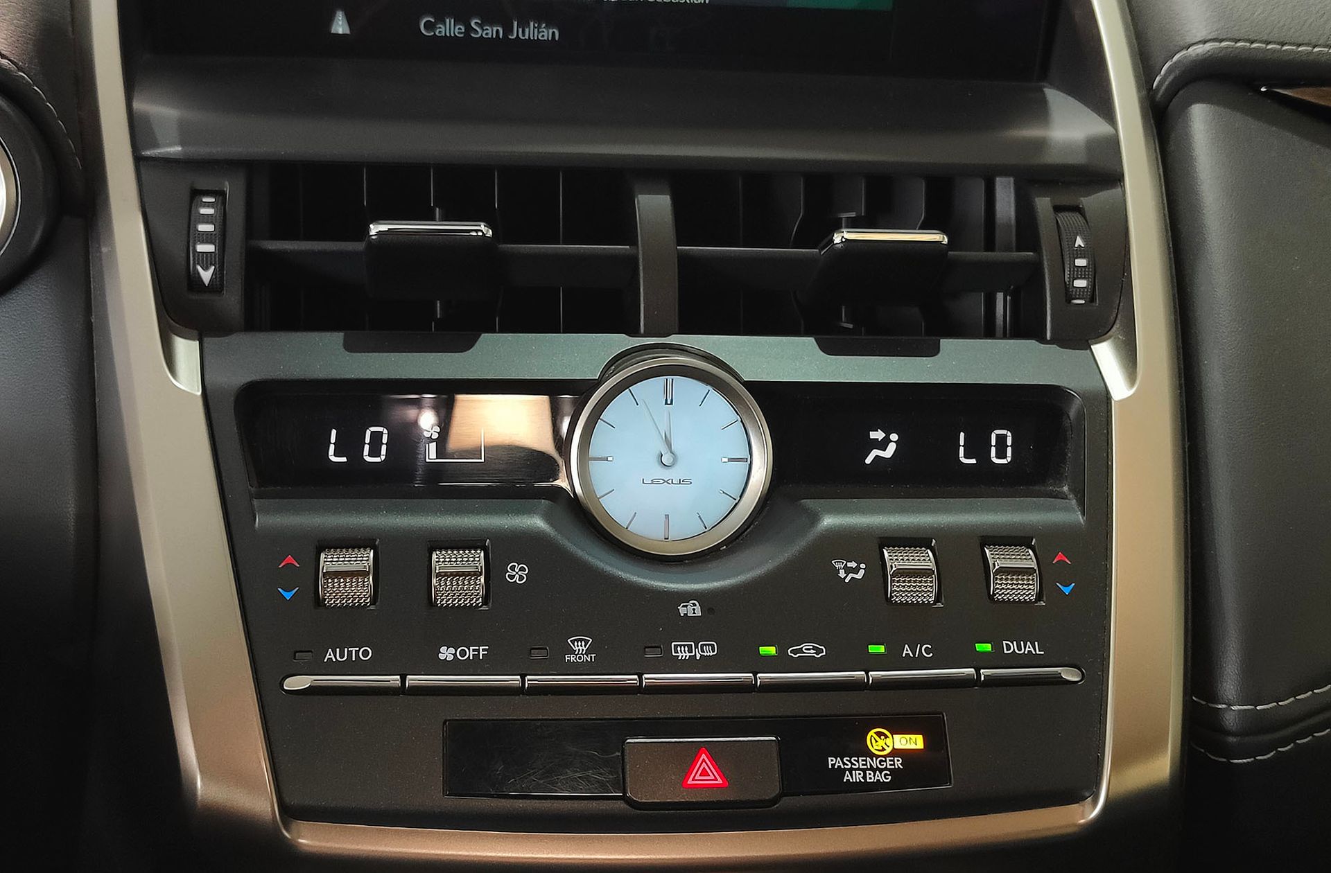 Lexus NX 300h Business Navigation 2WD - foto 34