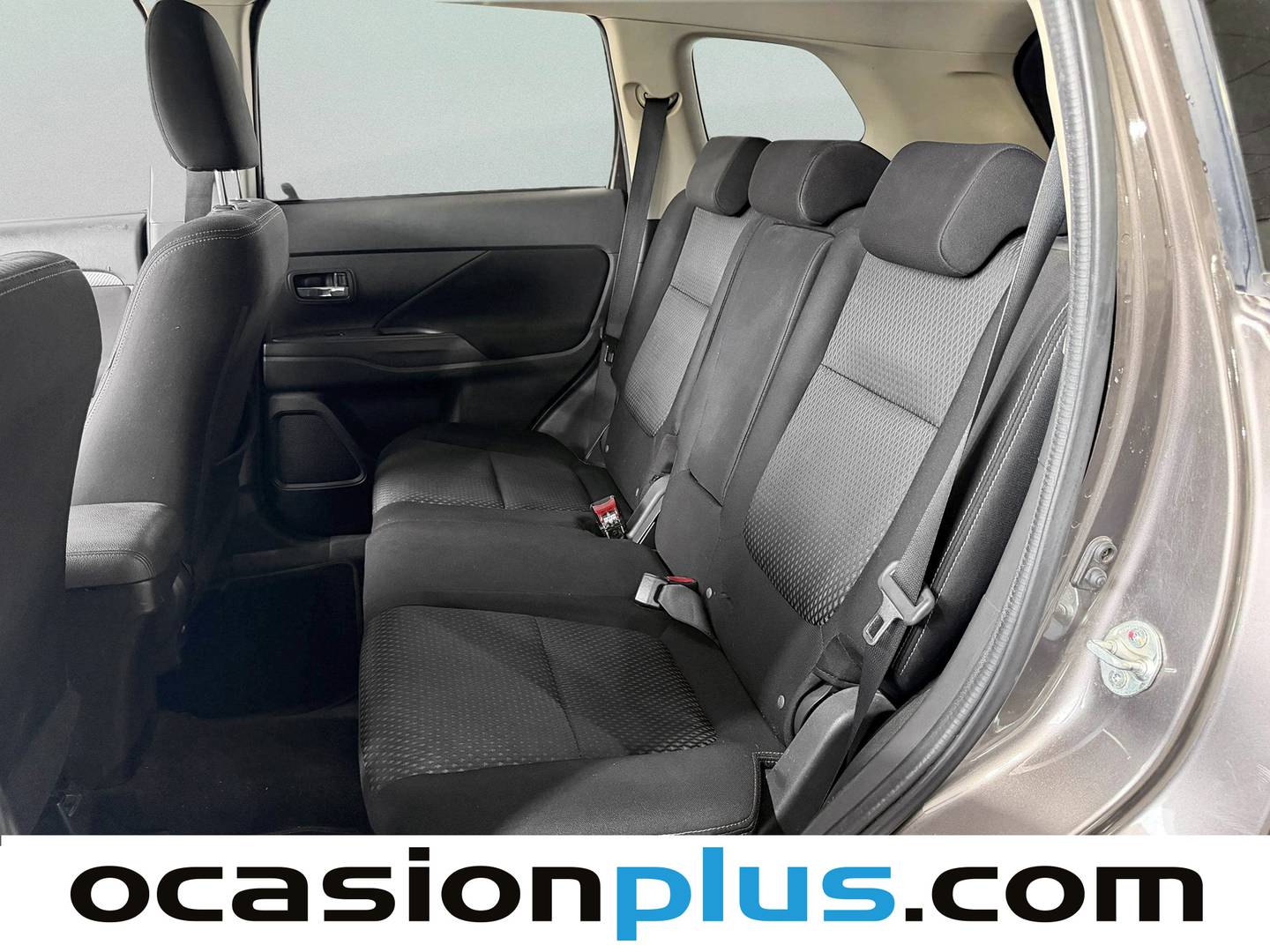 Foto asientos traseros Mitsubishi Outlander Mitsubishi Outlander 220 DI-D Motion 2WD (150 CV)