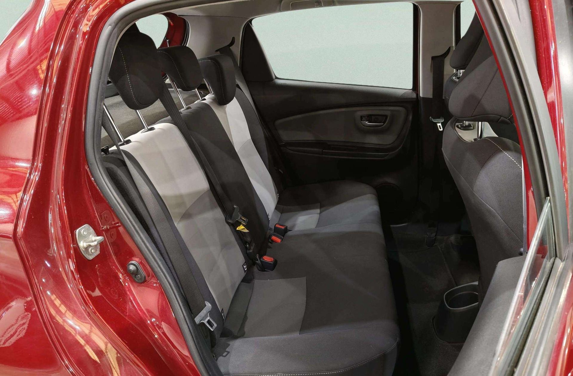 Toyota Yaris 1.5 Active Tech - foto 18