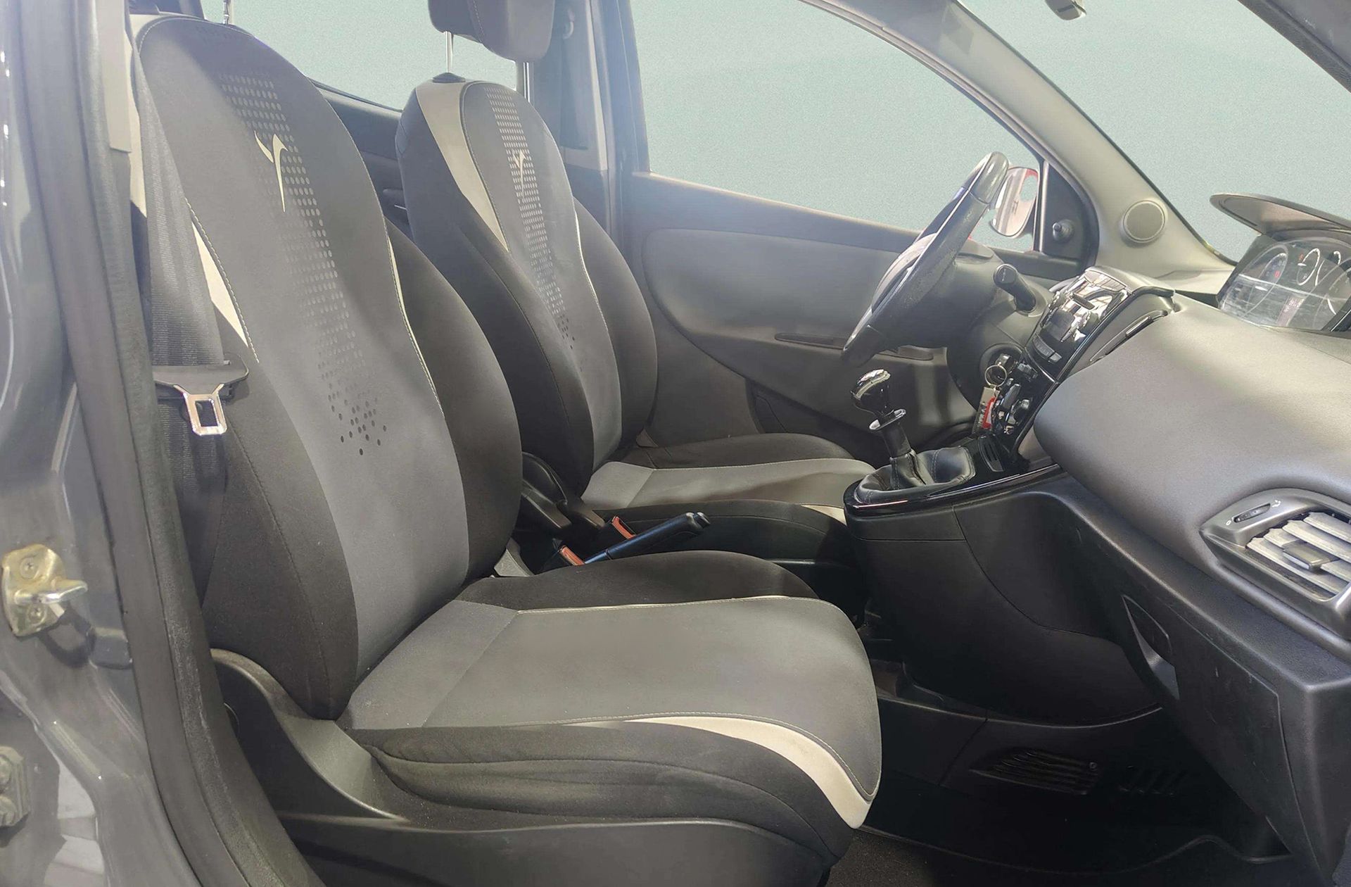 Lancia Ypsilon 1.2 Silver Evo II - foto 13