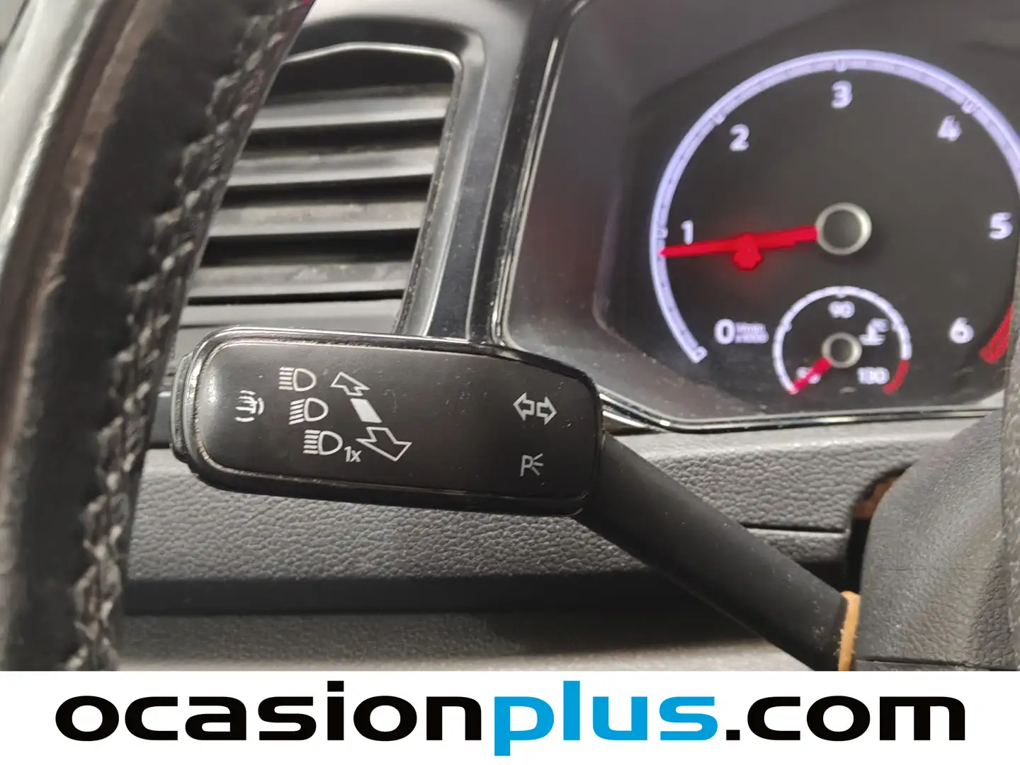 Foto Volkswagen T-Roc Volkswagen T-Roc Edition 1.6 TDI (115 CV)