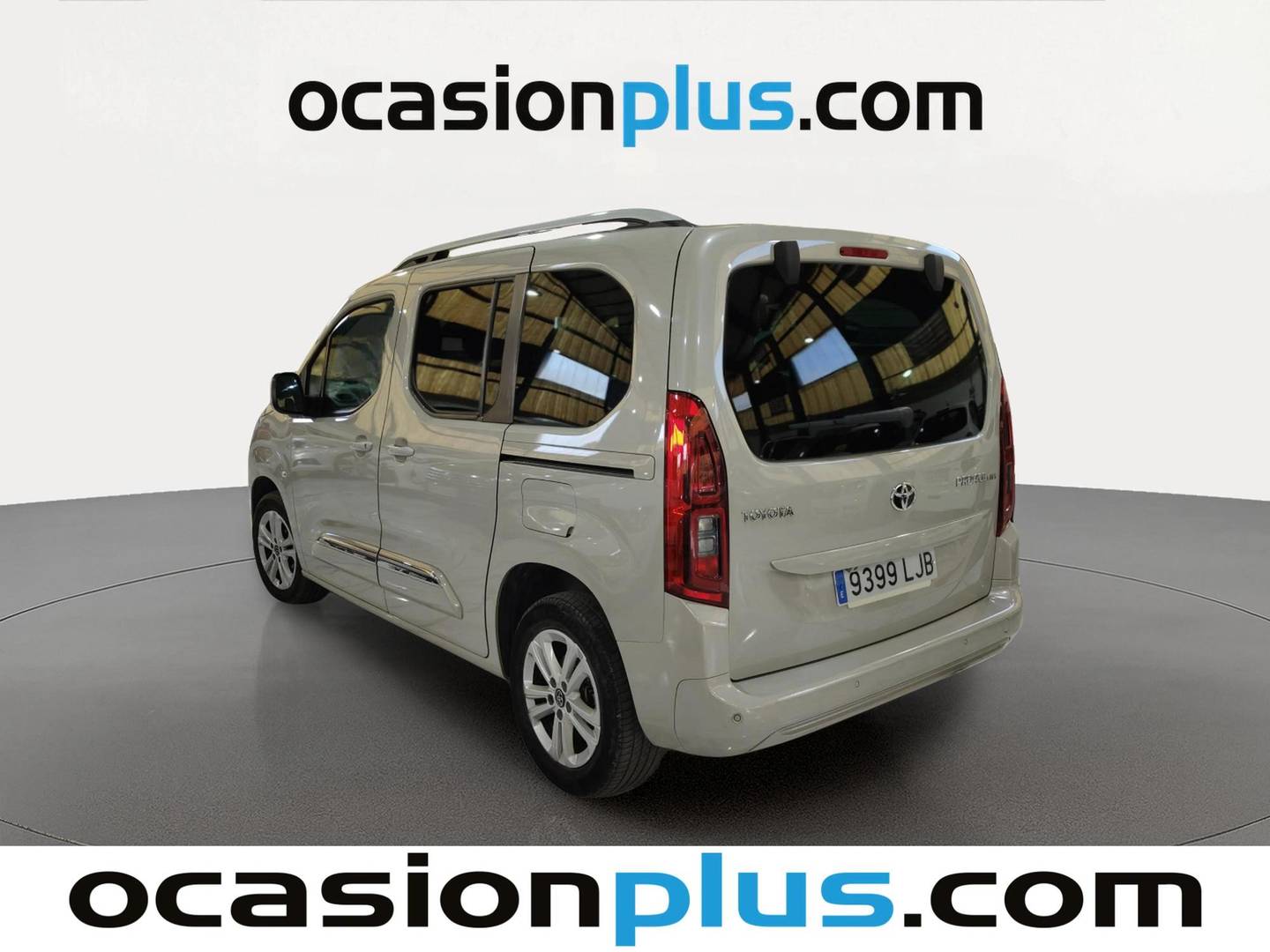 Foto trasera Toyota Proace City Verso Toyota Proace City Verso 1.5D Family Active L1 (131 CV) izquierda