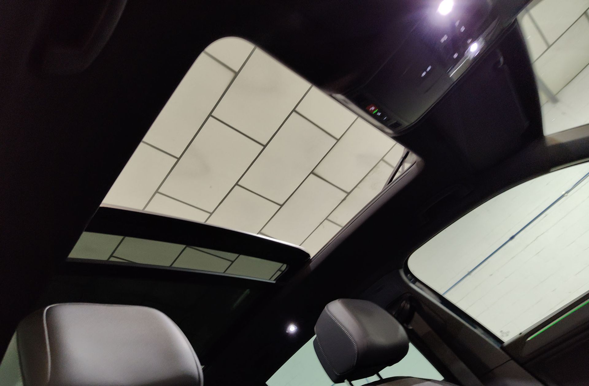 Volkswagen Tiguan R-Line 2.0 TDI DSG - foto 8