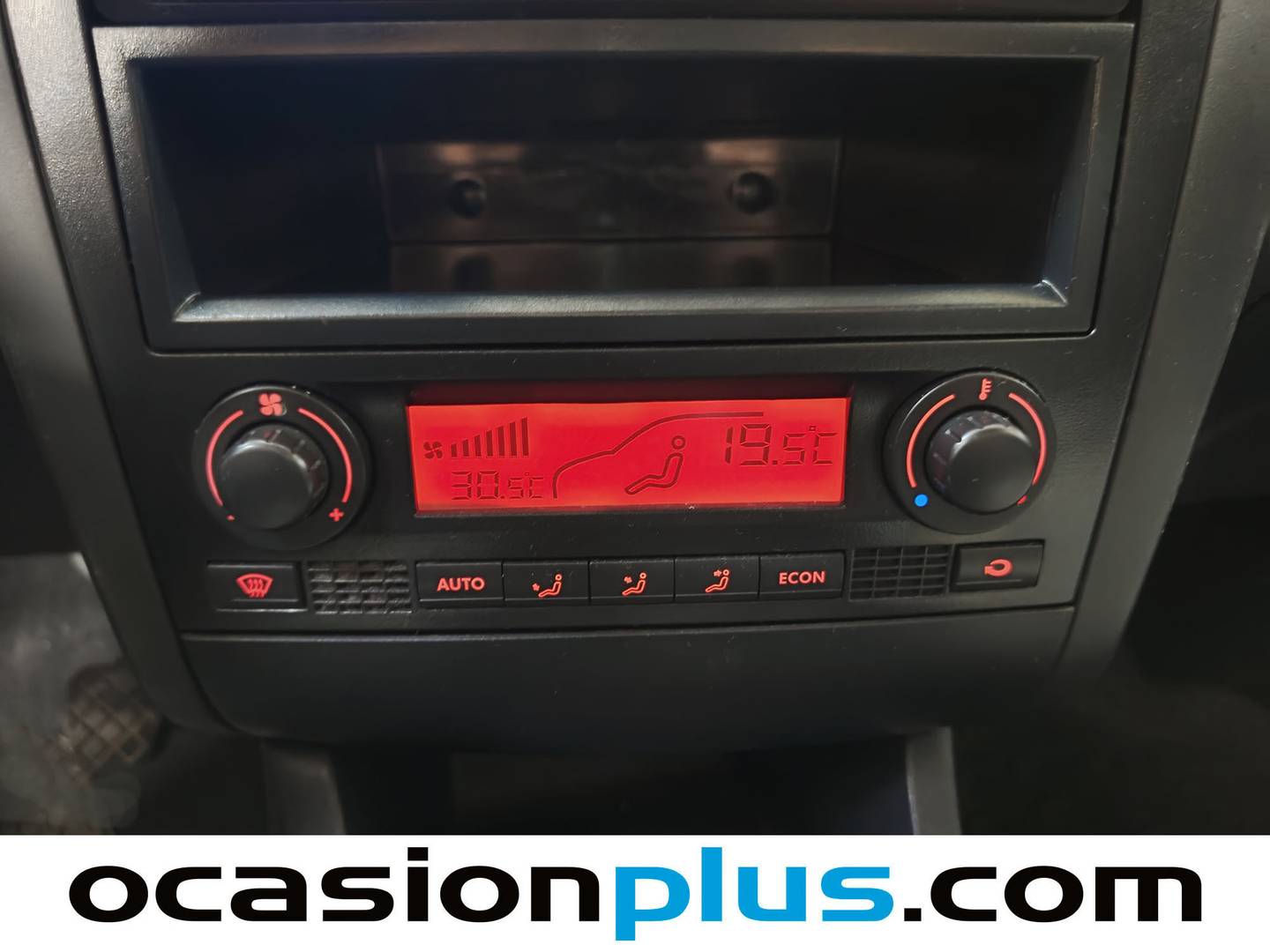 Extras y acabados del Seat Ibiza Seat Ibiza 1.4 16v Reference (75 CV)