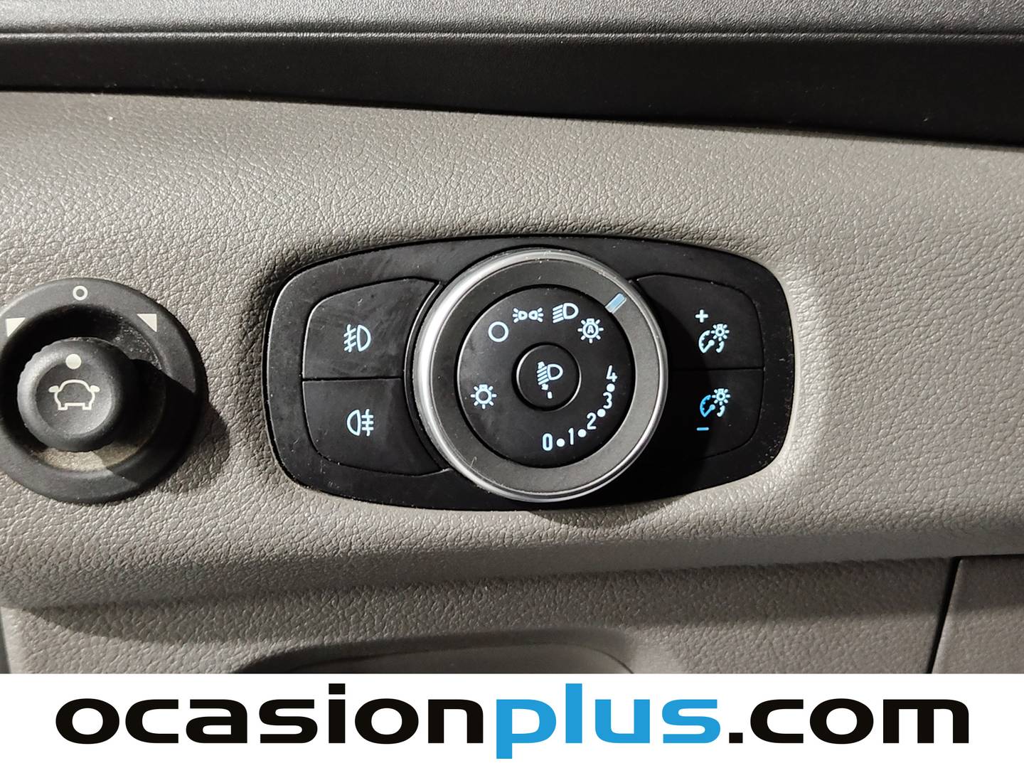 Foto Ford Transit Ford Transit Furgon 350 L3H2 Trend 96 kW (130 CV)