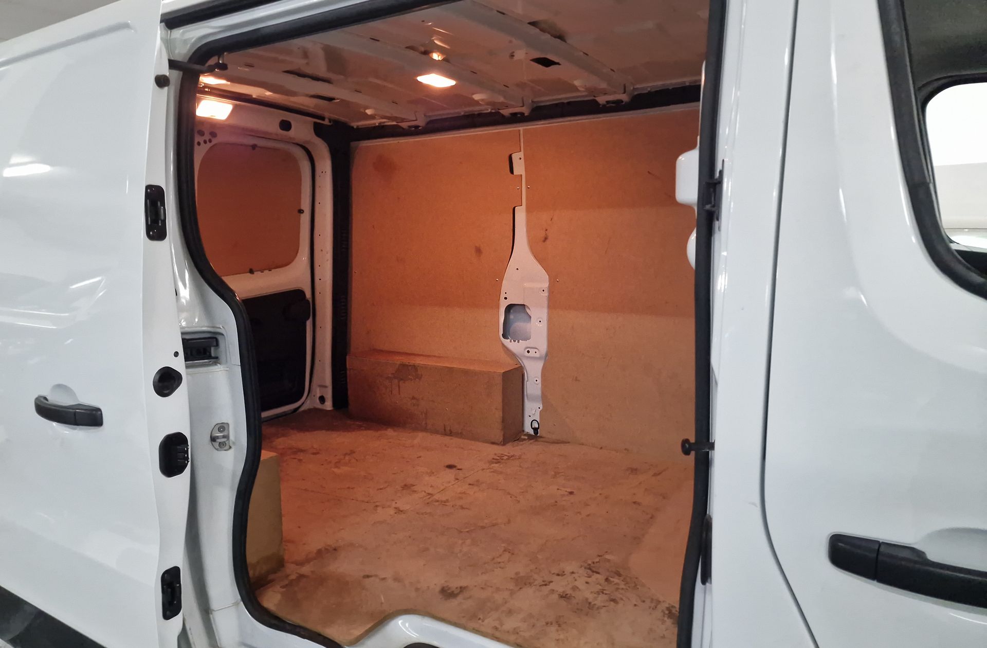 Renault Trafic Furgon Furgon L1H1 Blue dCi 3 plazas - foto 16