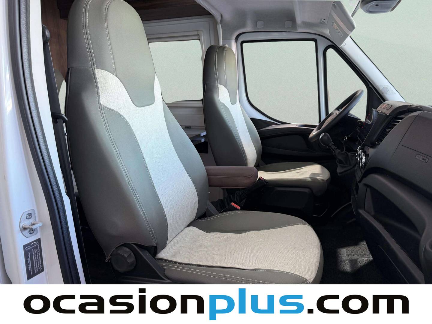 Fotos maletero Iveco Daily Iveco Daily 2.3 TD 35S 16S V 3520L/H2 Blue Power (156 CV) 3 Plazas Camperizada