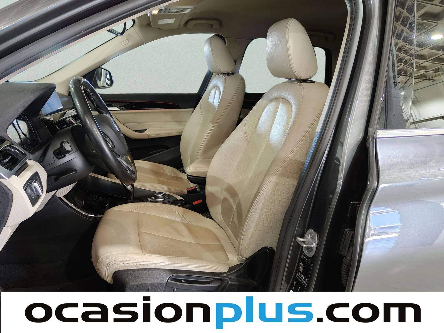 Foto asientos delanteros BMW X1 BMW X1 sDrive18i (140 CV)